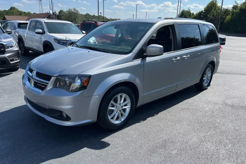 2020 Dodge Grand Caravan SXT photo 1