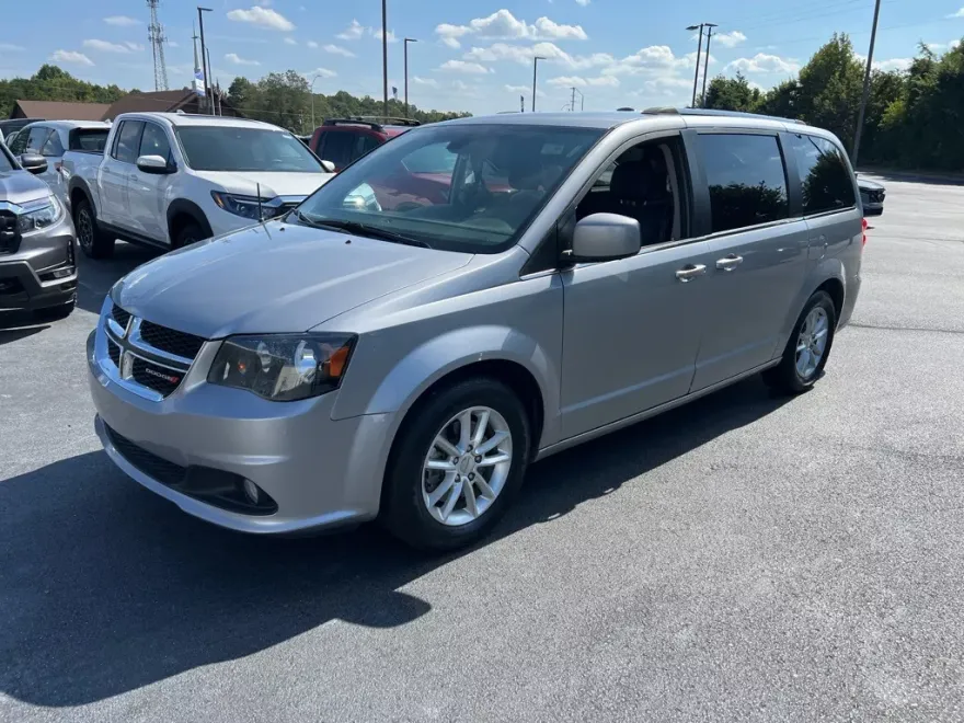 2020 Dodge Grand Caravan SXT photo 1