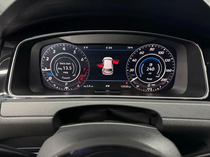 2018 Volkswagen Golf R Base photo 25