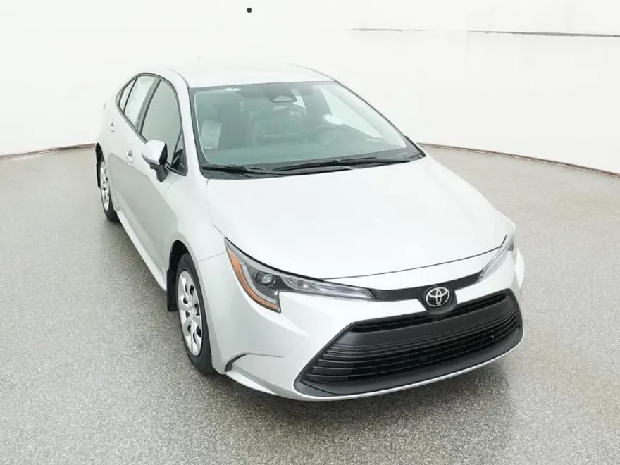 2025 Toyota Corolla LE photo 1