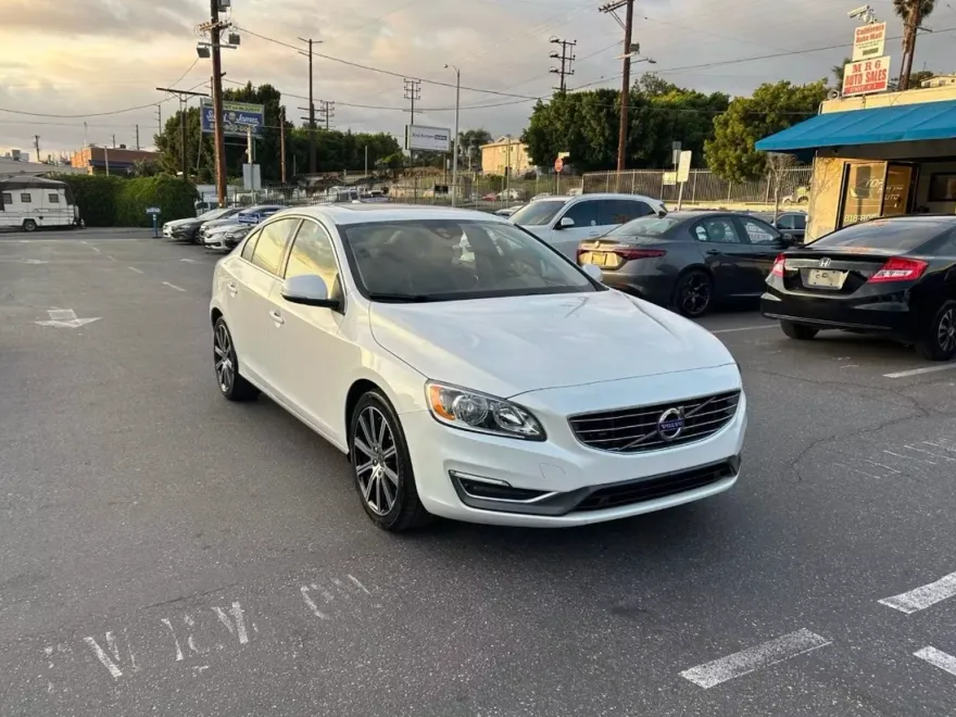 2016 Volvo S60 Inscription T5 Drive-E Premier photo 1