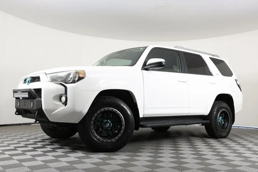 2016 Toyota 4Runner Base photo 1