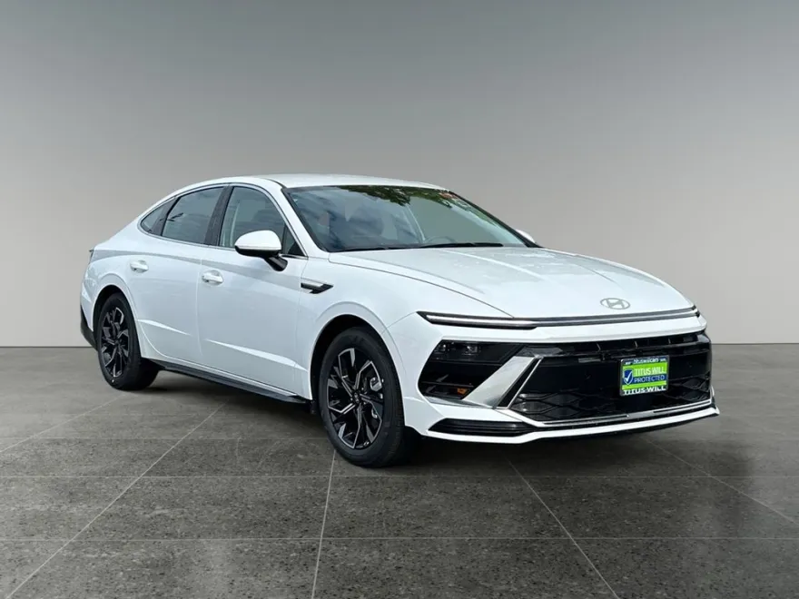 2025 Hyundai Sonata SEL photo 1