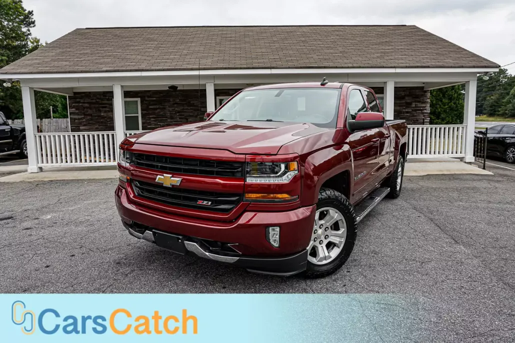 2017 Chevrolet Silverado 1500 LT photo 1