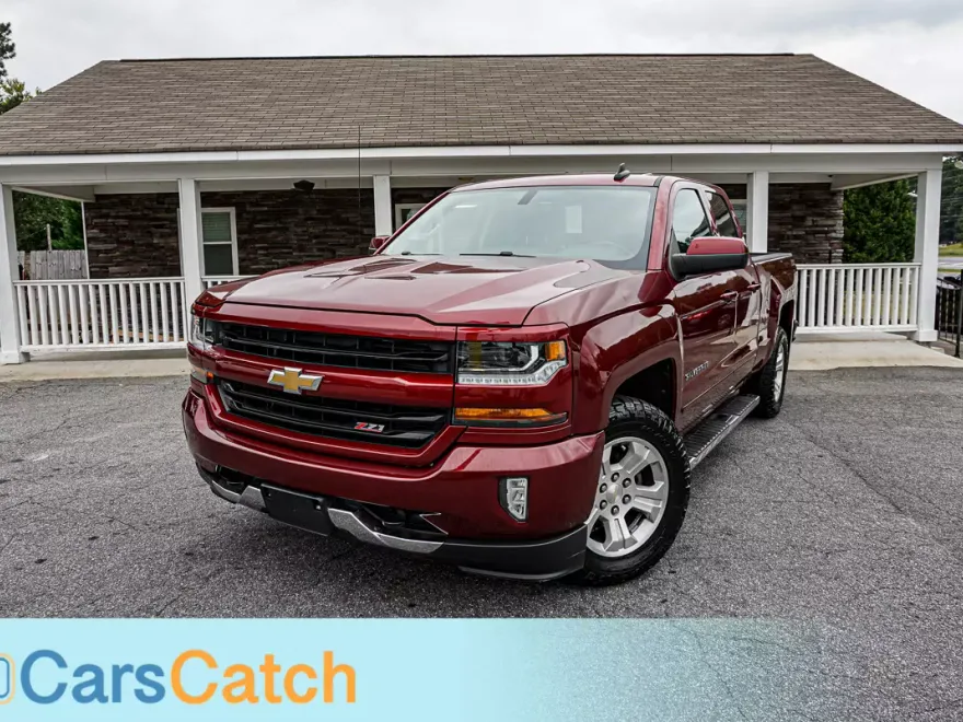 2017 Chevrolet Silverado 1500 LT photo 1