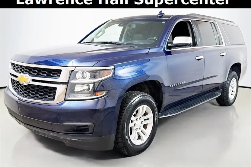 2018 Chevrolet Suburban LT photo 1