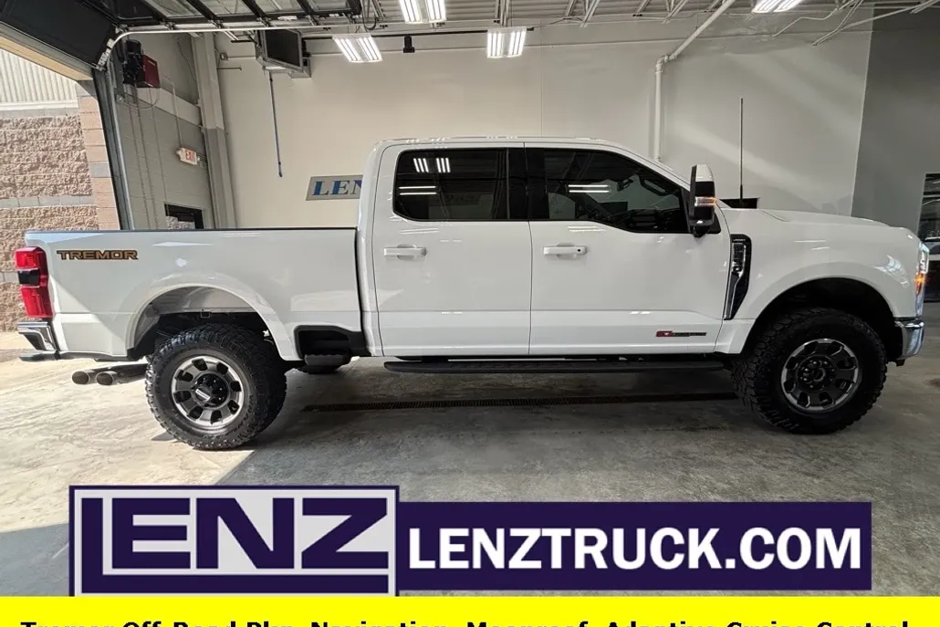 2023 Ford F-250 Lariat photo 1