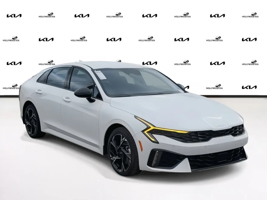 2025 Kia K5 GT-Line photo 1