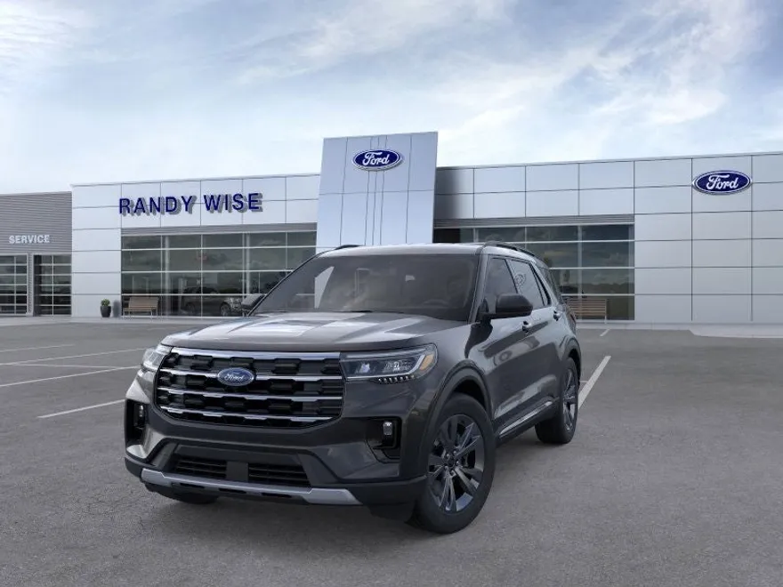 2025 Ford Explorer photo 1