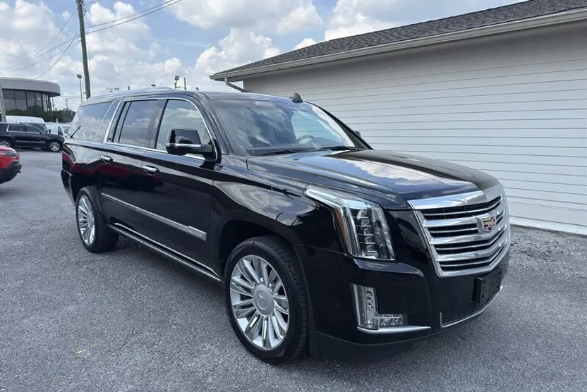 2017 Cadillac Escalade ESV Platinum photo 1