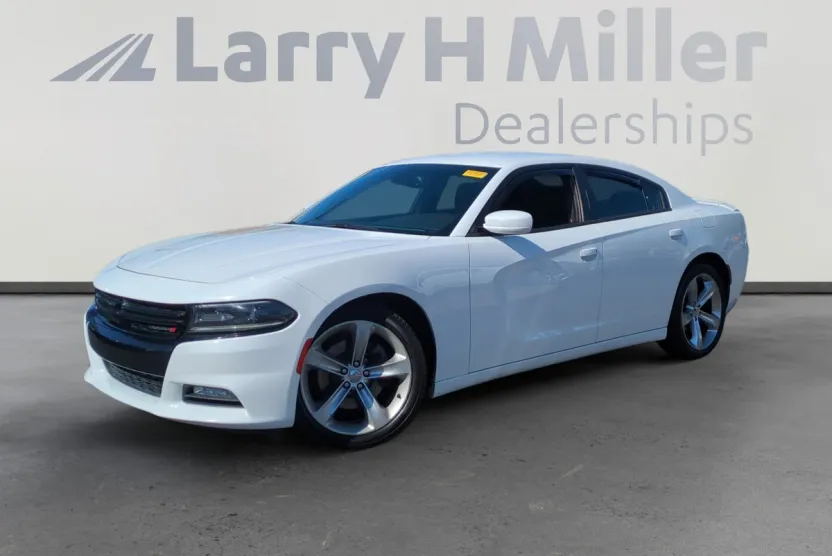 2016 Dodge Charger R/T photo 1