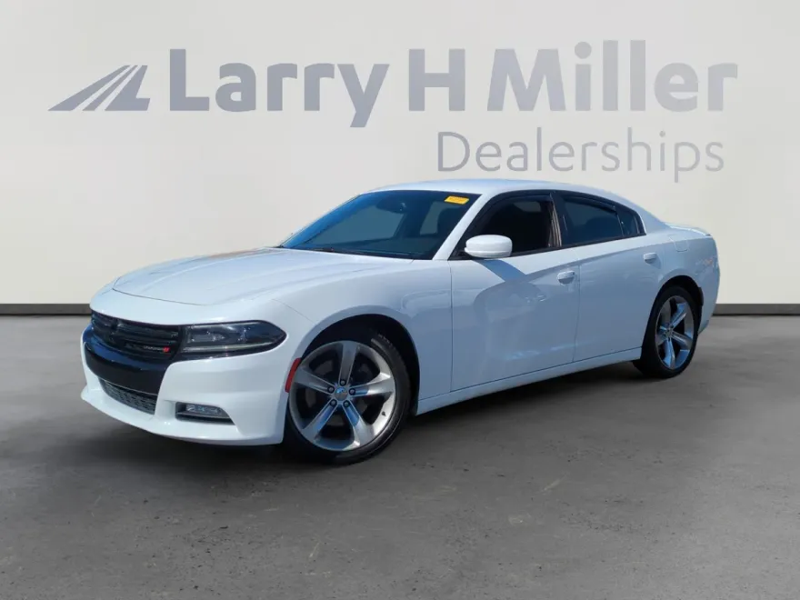 2016 Dodge Charger R/T photo 1