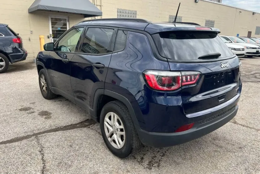 2018 Jeep Compass Sport photo 1