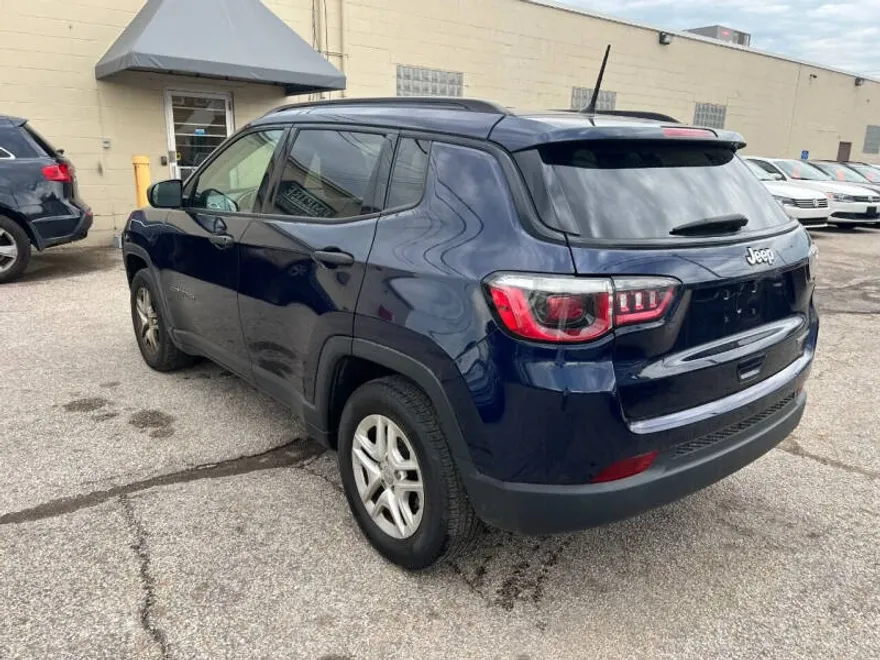 2018 Jeep Compass Sport photo 1