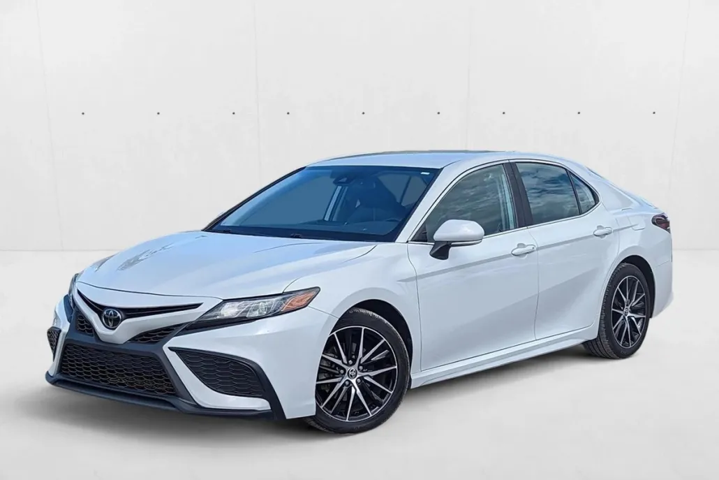 2023 Toyota Camry SE photo 1