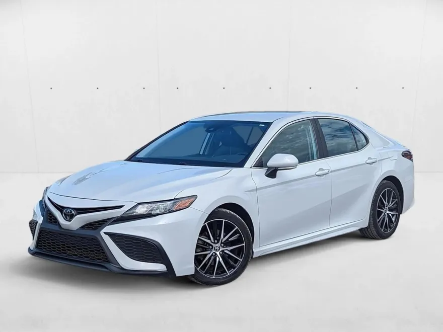 2023 Toyota Camry SE photo 1