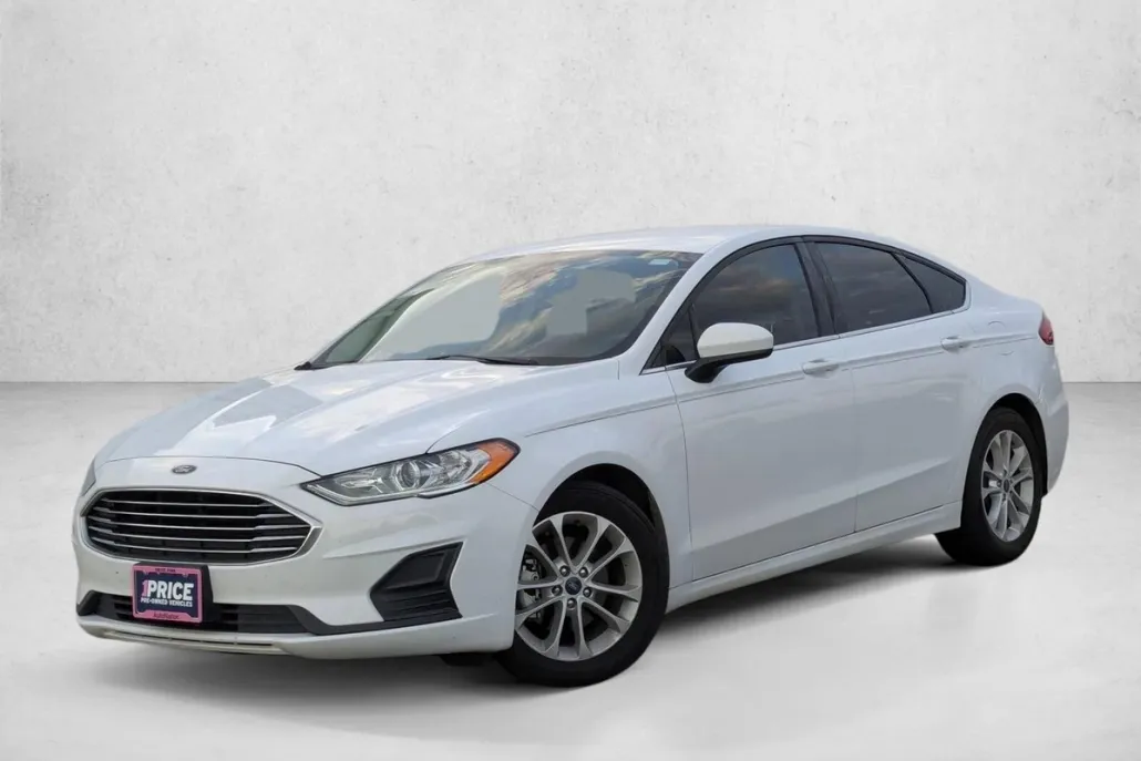 2020 Ford Fusion SE photo 1