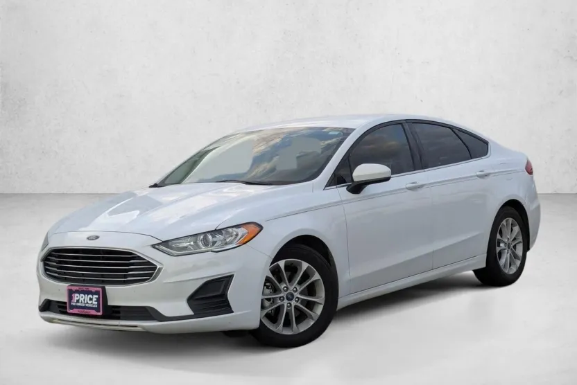 2020 Ford Fusion SE photo 1