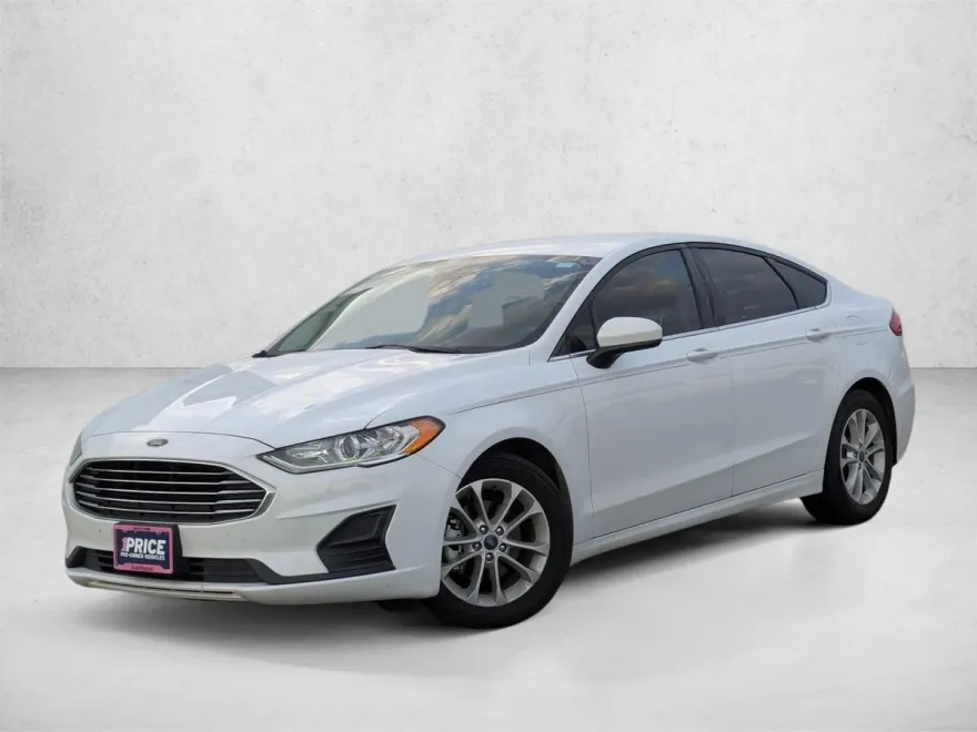 2020 Ford Fusion SE photo 1