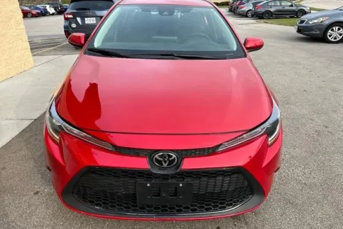 2021 Toyota Corolla LE photo 3