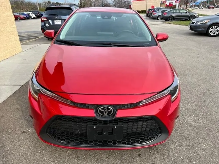 2021 Toyota Corolla LE photo 3