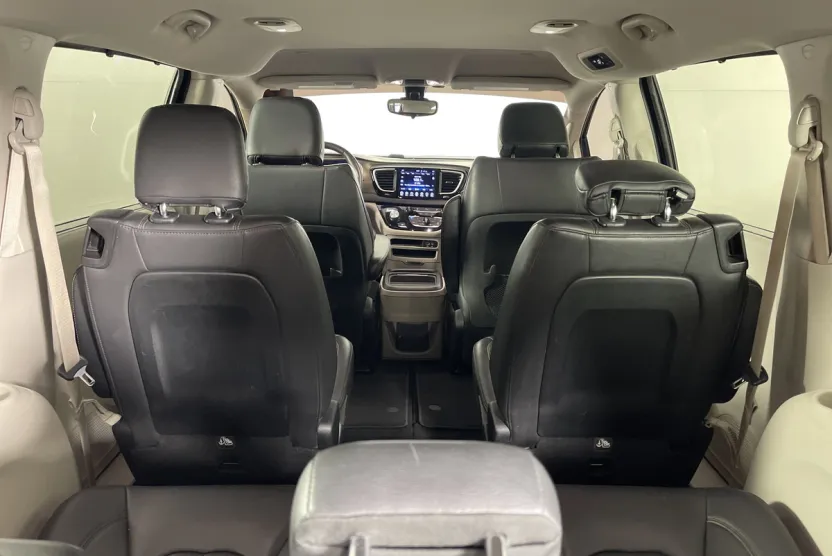 2017 Chrysler Pacifica Touring L photo 1