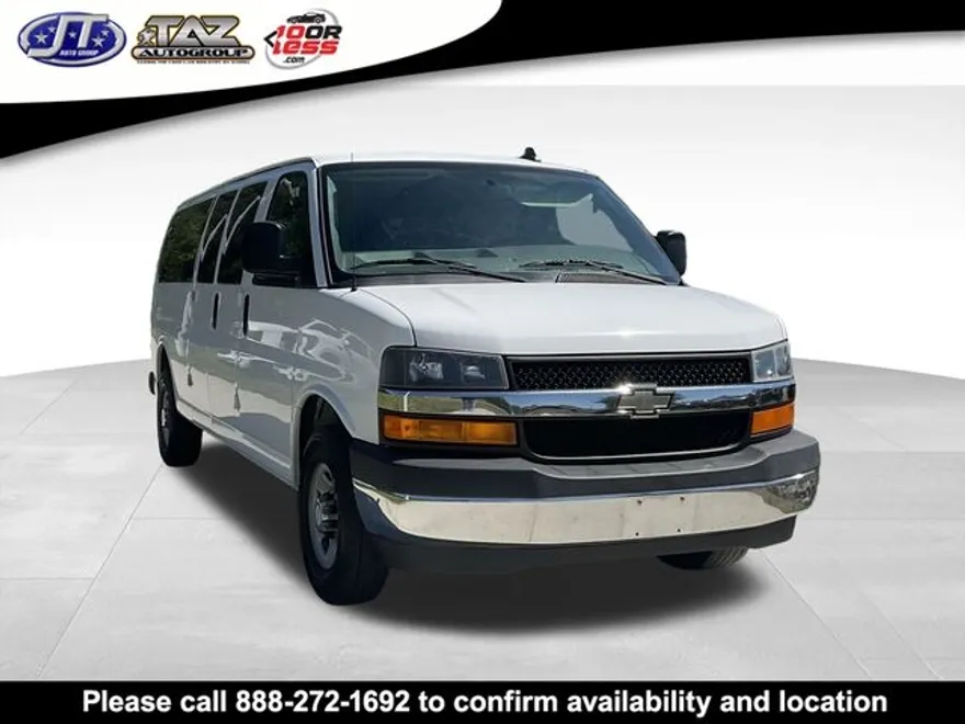 2017 Chevrolet Express 3500 LT photo 1