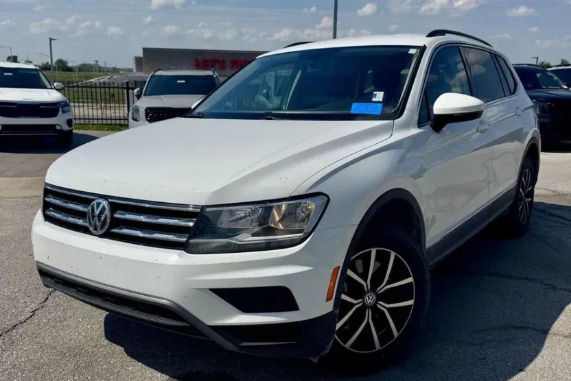 2021 Volkswagen Tiguan SE photo 1