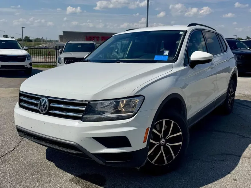 2021 Volkswagen Tiguan SE photo 1