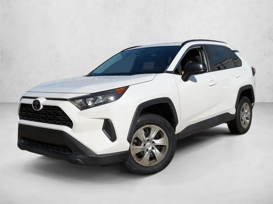 2019 Toyota RAV4 LE photo 1