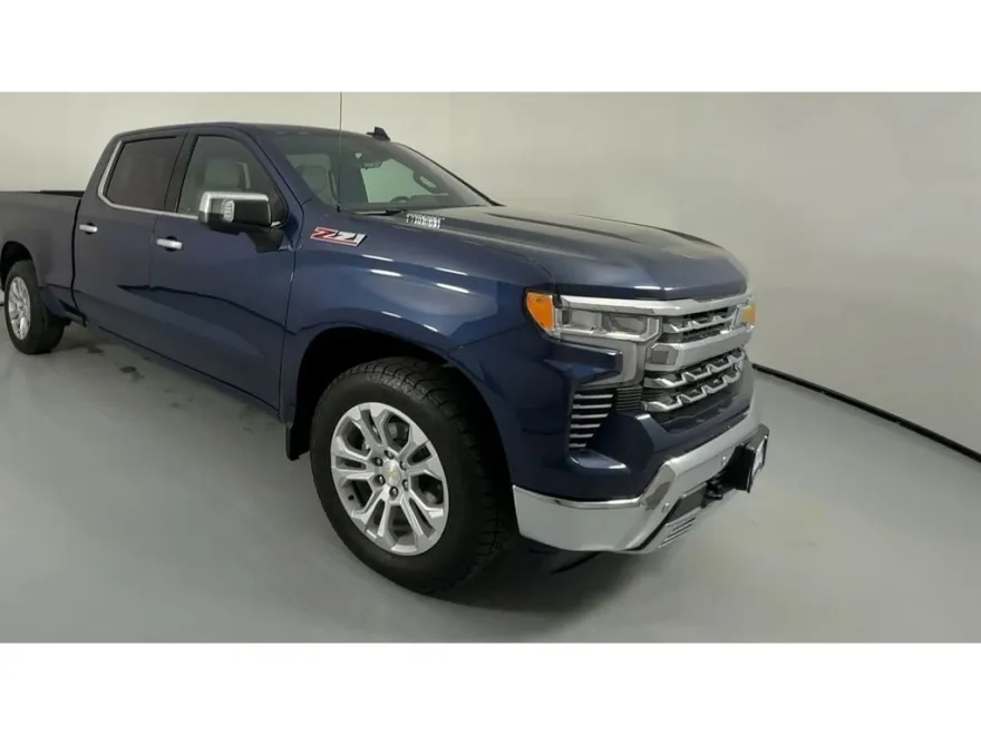 2023 Chevrolet Silverado 1500 LTZ photo 1