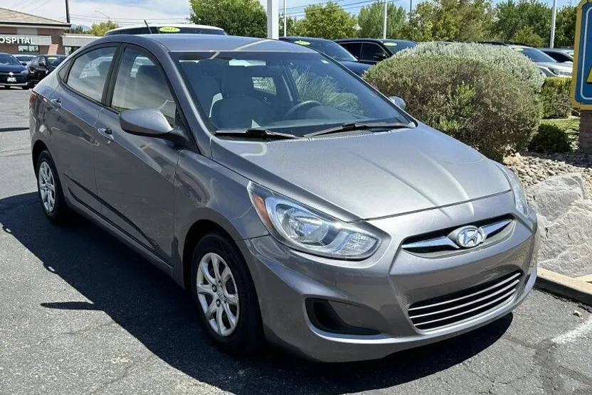 2014 Hyundai Accent GLS photo 1