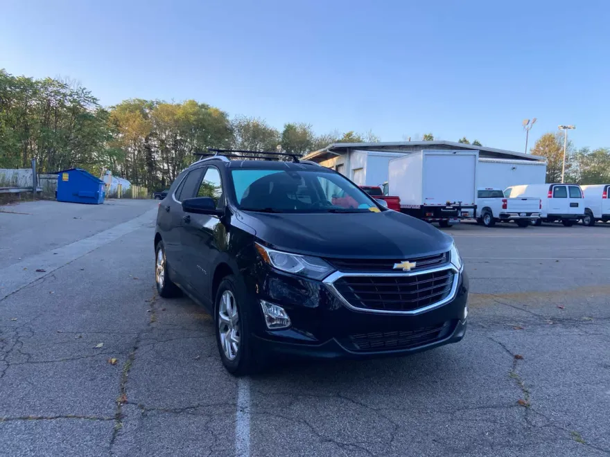 2020 Chevrolet Equinox LT photo 1