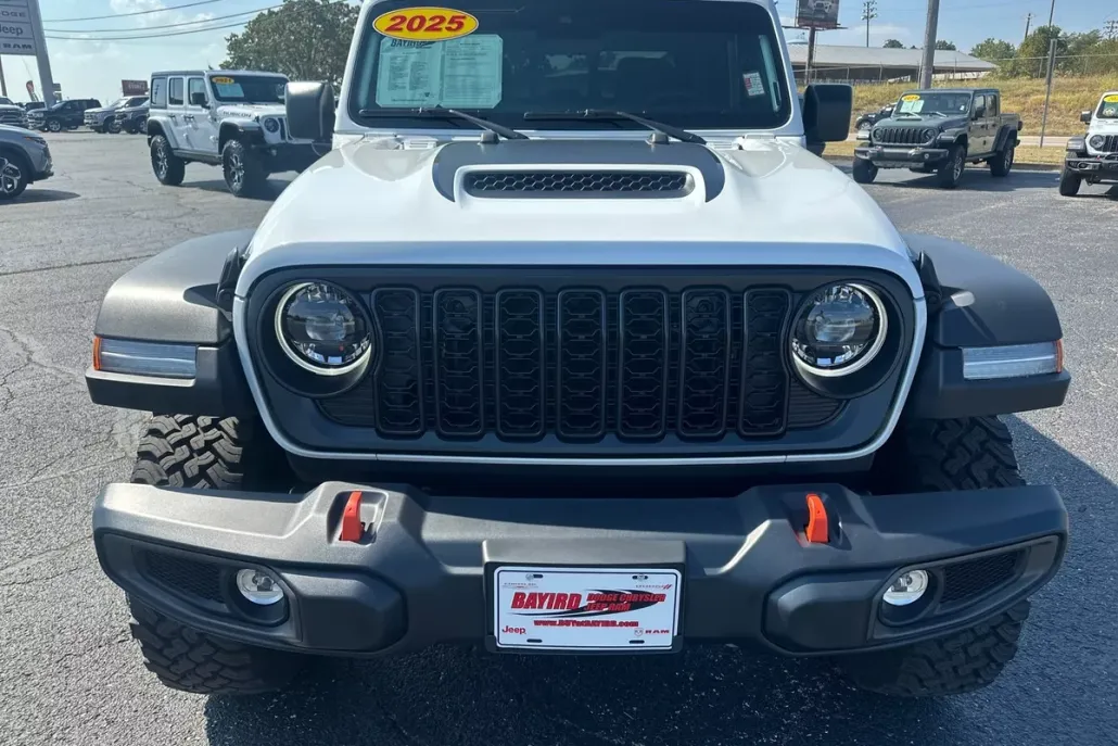 2025 Jeep Gladiator Mojave photo 1