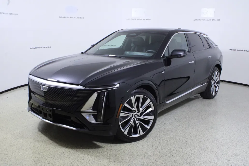 2023 Cadillac Lyriq Luxury photo 1