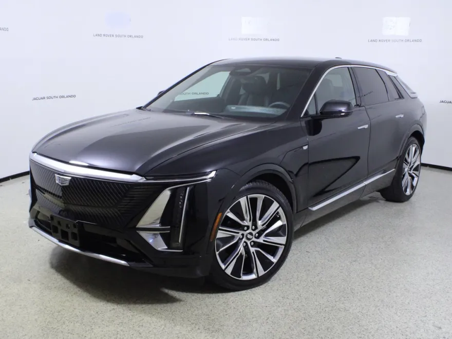 2023 Cadillac Lyriq Luxury photo 1