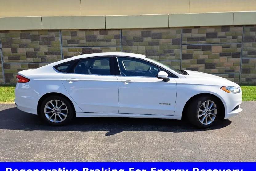 2017 Ford Fusion SE Hybrid photo 1