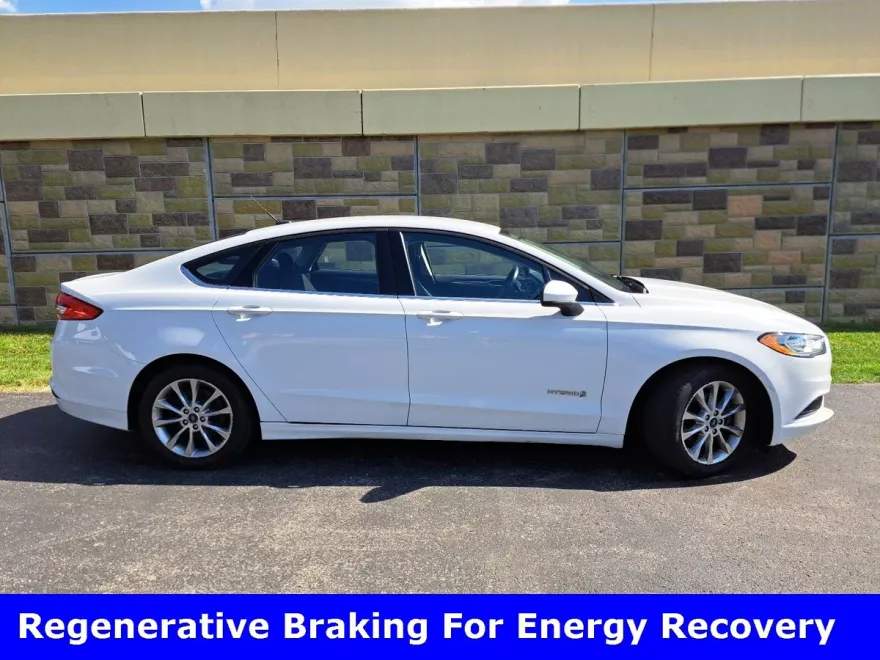 2017 Ford Fusion SE Hybrid photo 1