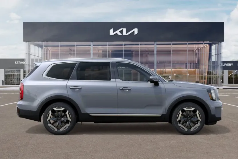 2025 Kia Telluride S photo 1