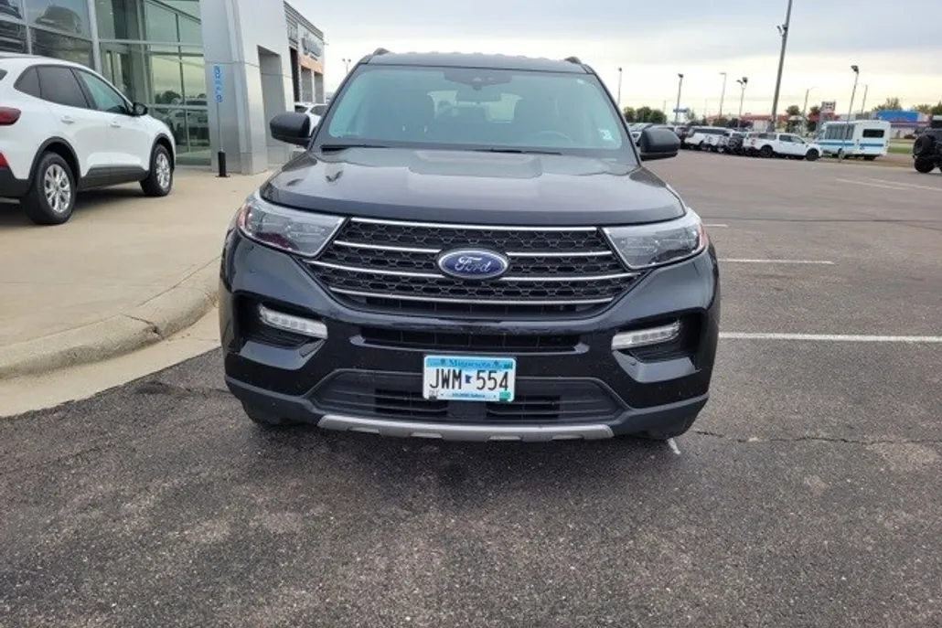 2022 Ford Explorer XLT photo 1