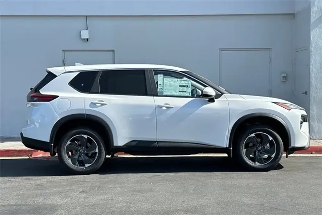 2025 Nissan Rogue SV photo 1