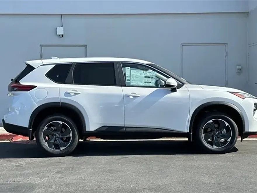 2025 Nissan Rogue SV photo 1