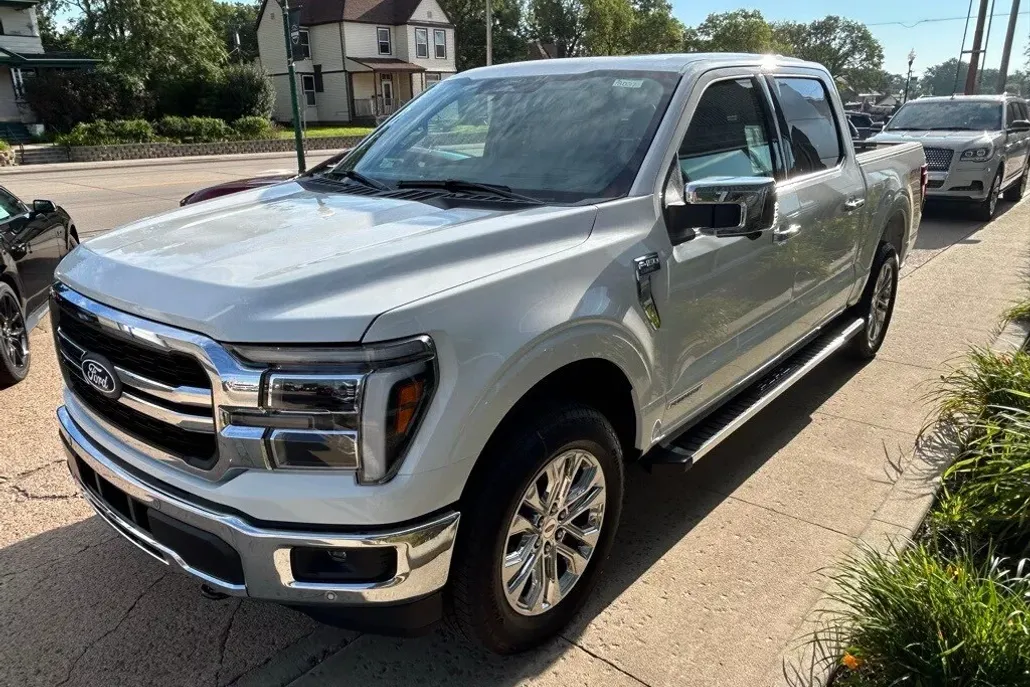 2025 Ford F-150 Lariat photo 1