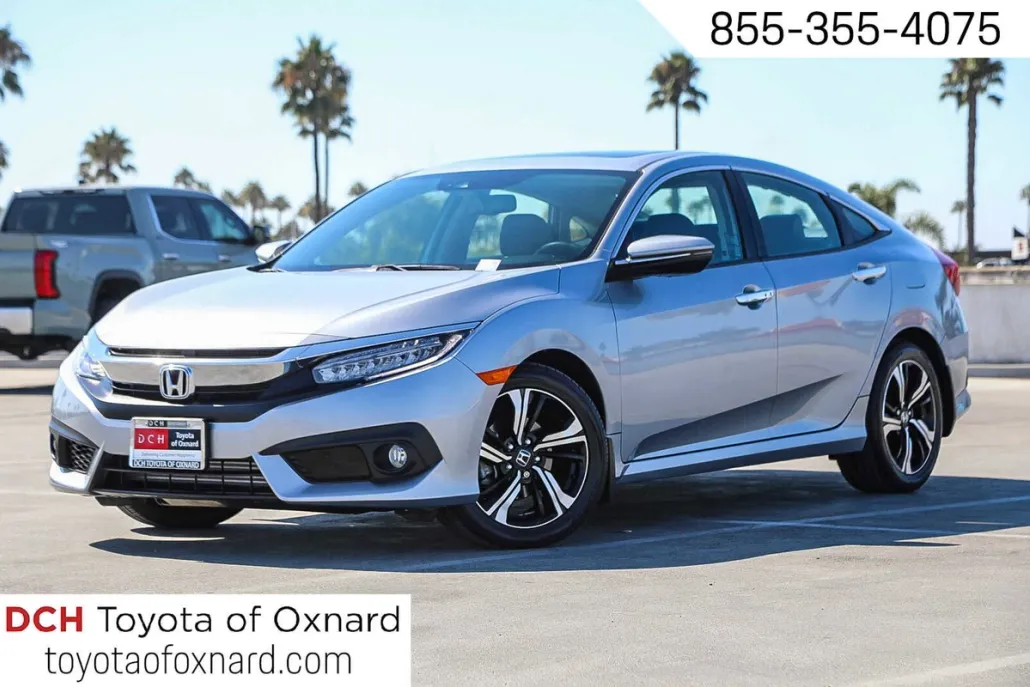 2017 Honda Civic Touring photo 1