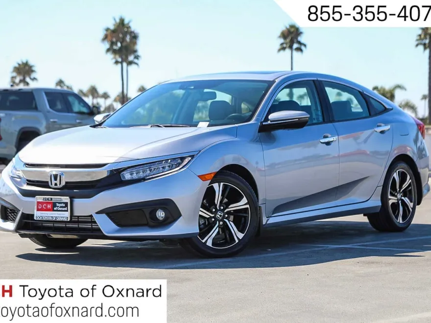 2017 Honda Civic Touring photo 1