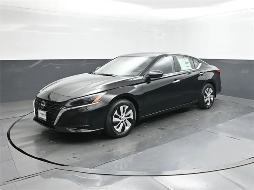 2025 Nissan Altima S photo 1