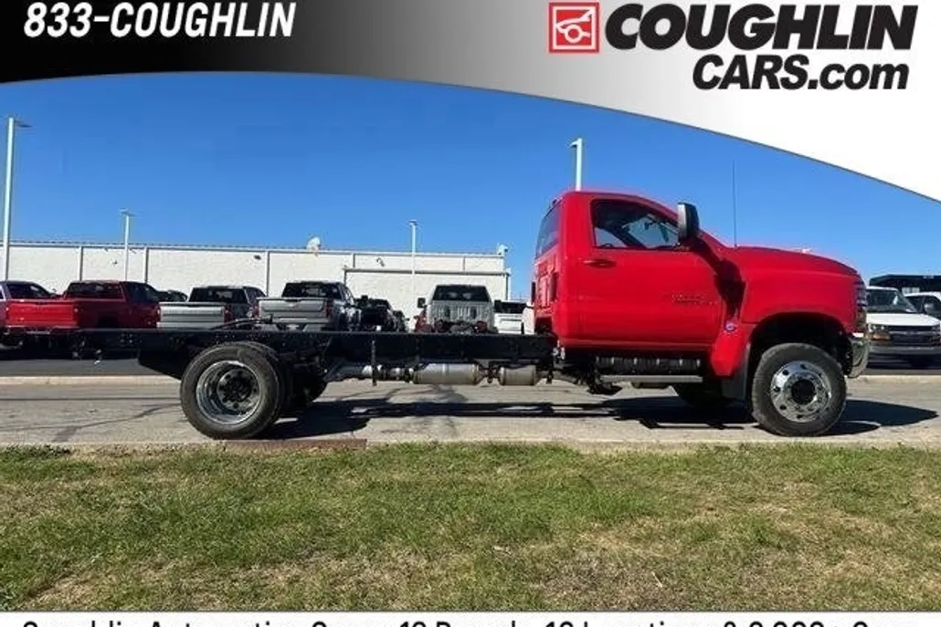 2024 Chevrolet Silverado 6500HD Work Truck photo 1