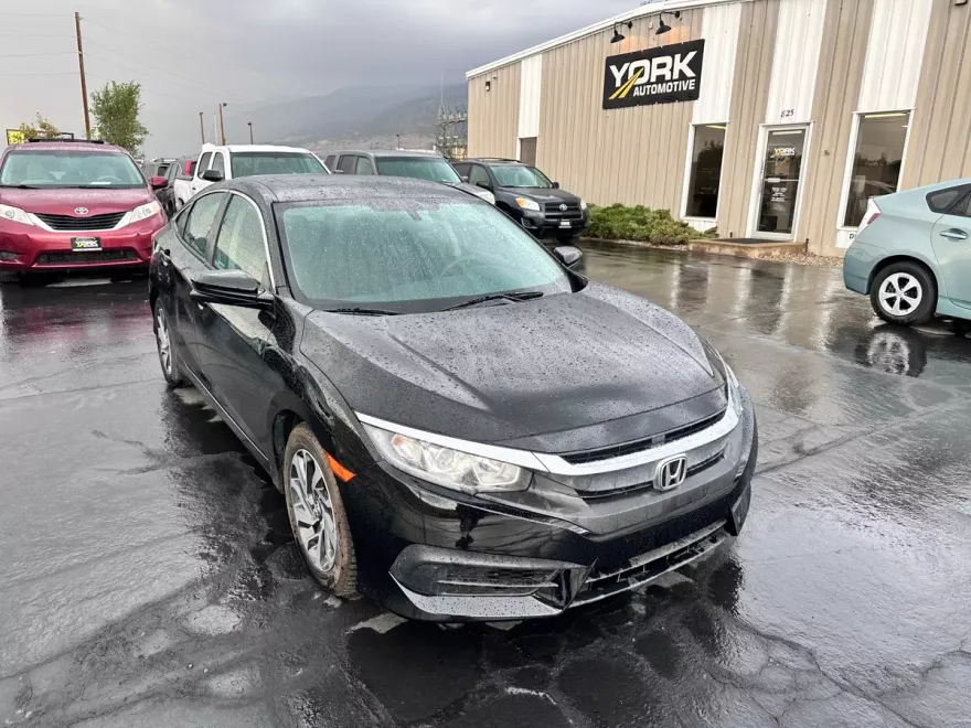 2017 Honda Civic EX photo 1