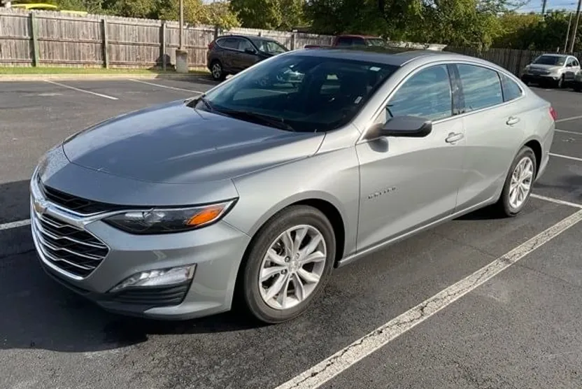 2024 Chevrolet Malibu 1LT photo 1