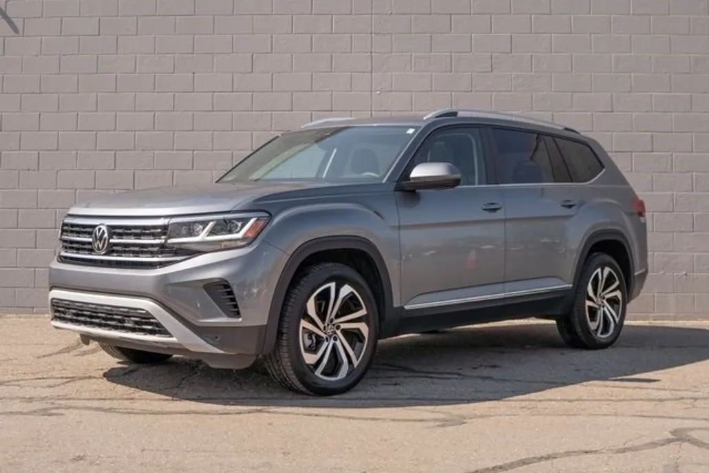2023 Volkswagen Atlas SEL photo 1